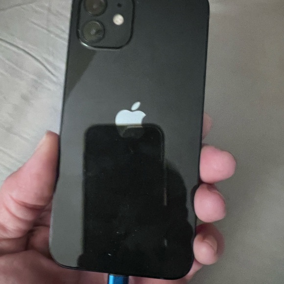 NEW Boxed IPhone 12 MGF43LL/A 64GB Apple iPhone Black Model A2172 New Unlocked - Picture 7 of 12